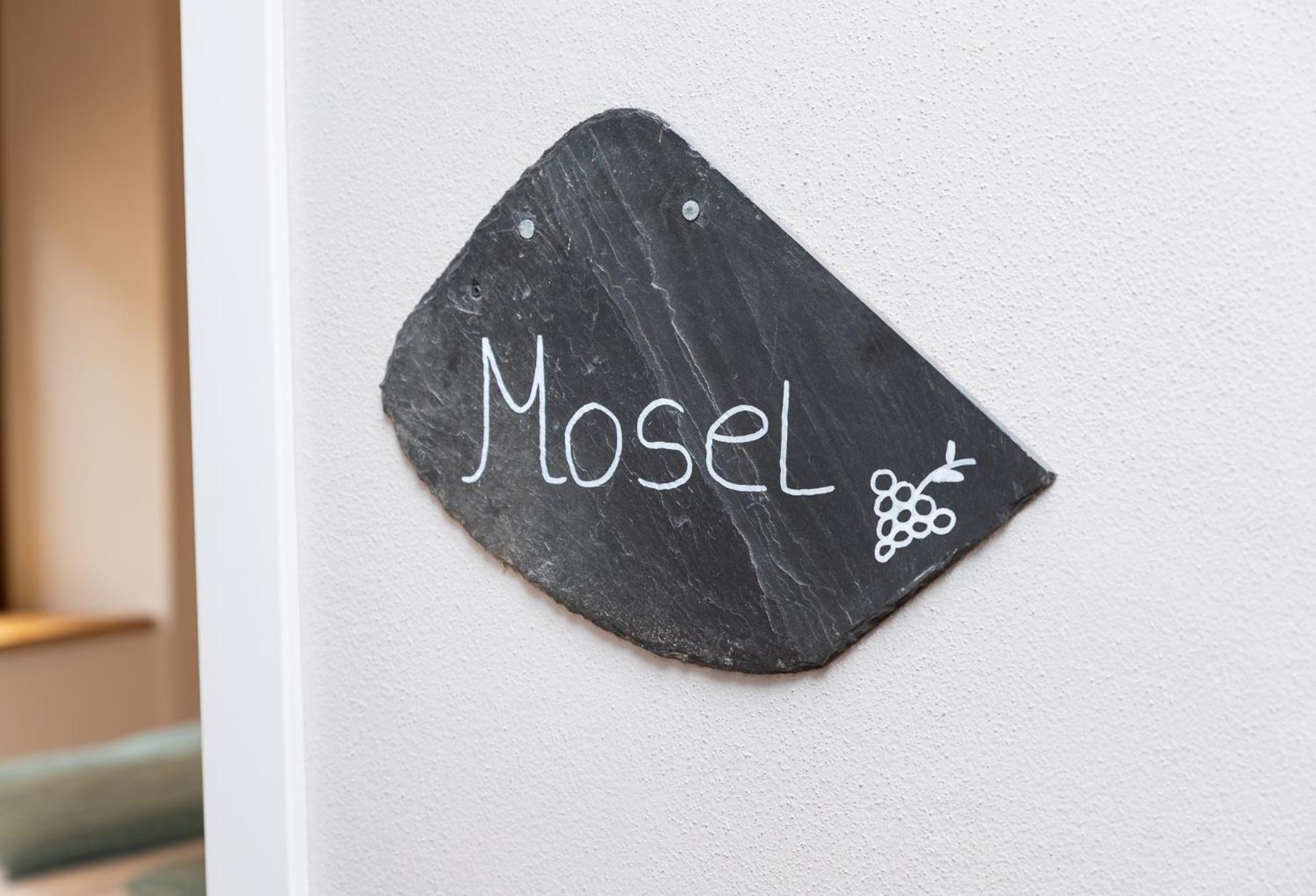 Ferienwohnung Mosel-Saar-Ruwer Bernkastel-Kues Bagian luar foto